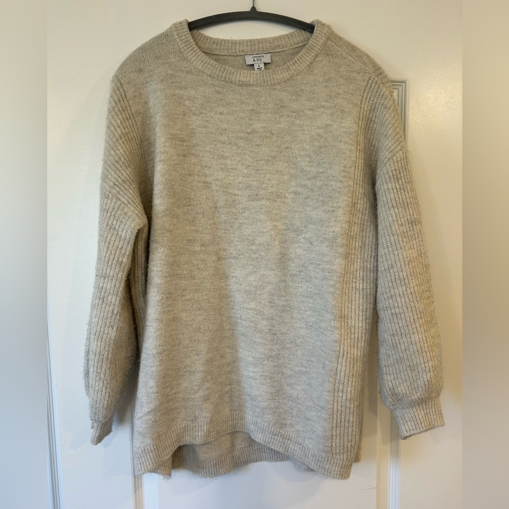 EUC Crown & Ivy Oversized Sweater
